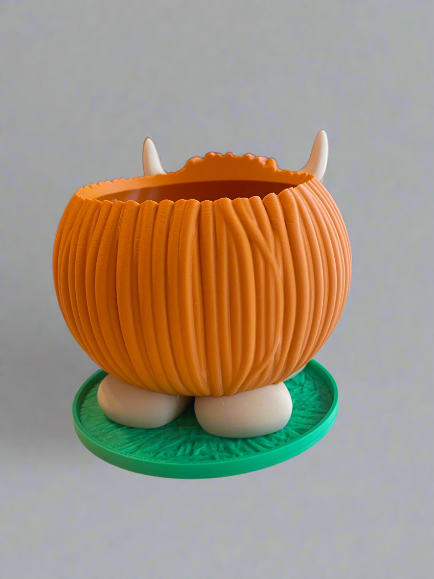 Highland Cow Pot with Drip Tray