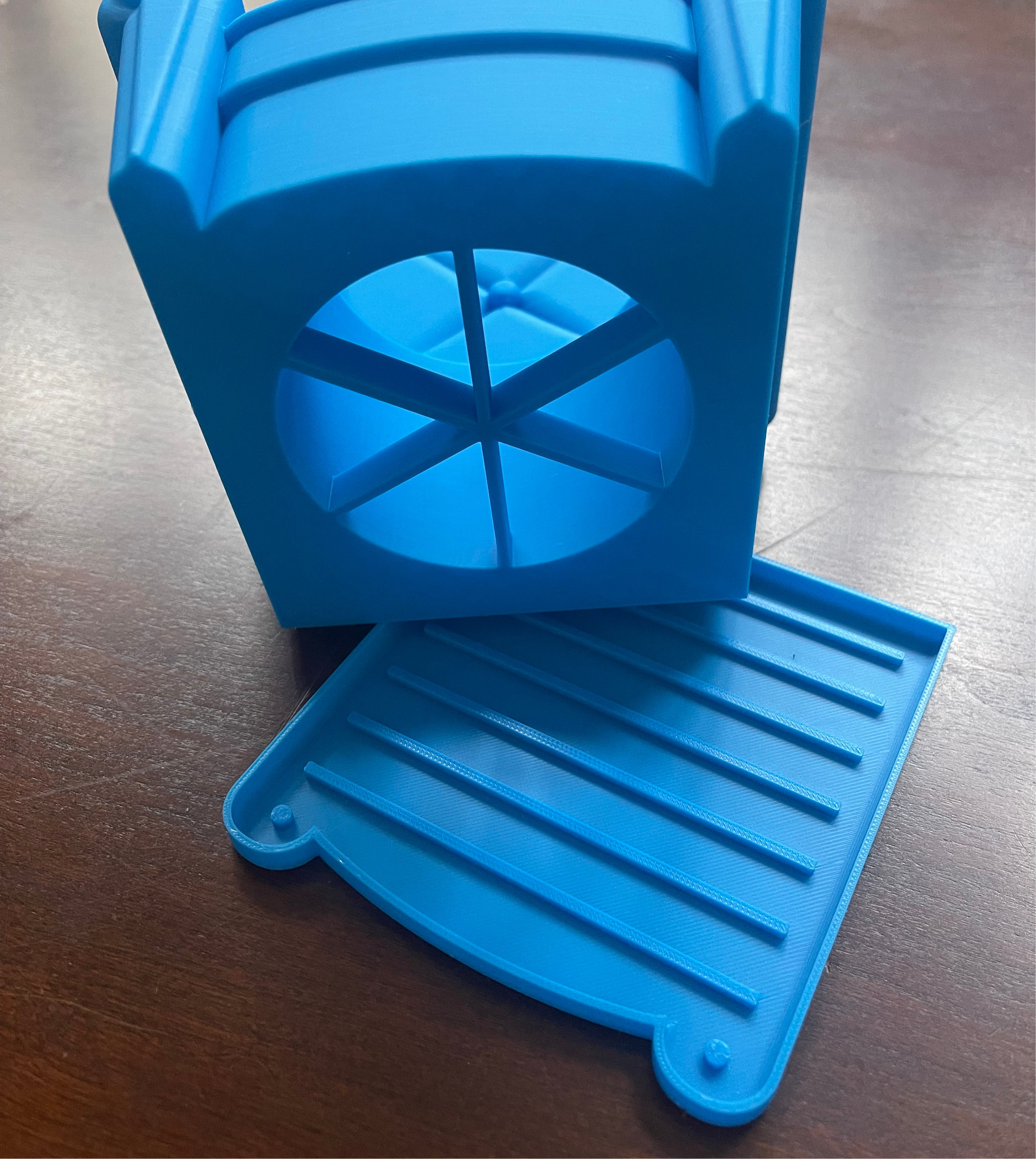 Comfy Seat Planter with Drip Tray