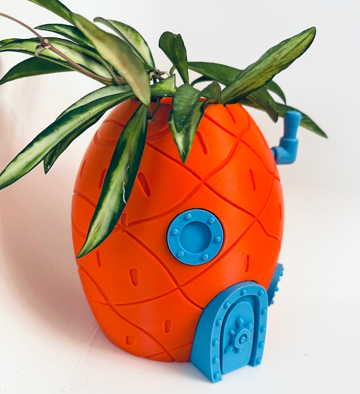 Pineapple Planter with Drip Tray