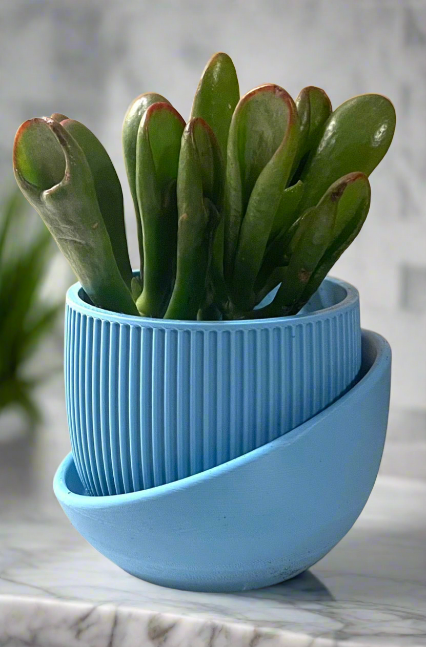 Strata Line Planter with High-Low Drip Tray