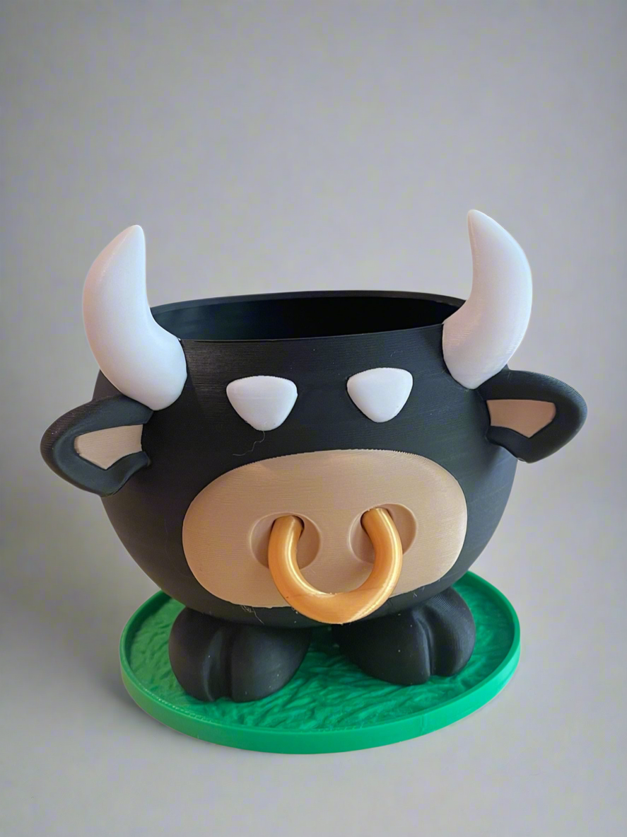Bull Planter with Drip Tray
