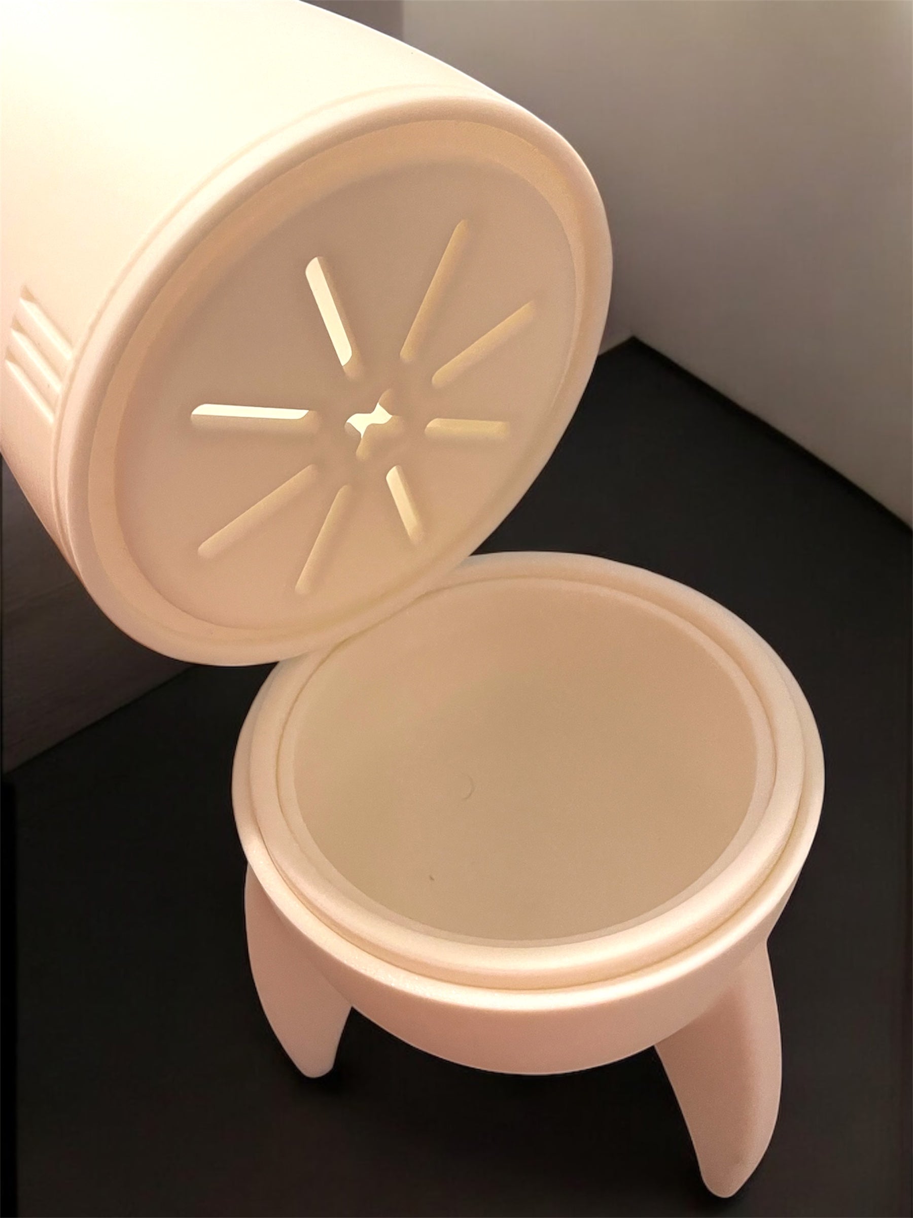 Rocket Ship Plant Planter with Hidden Drip Base – Genetic Designs